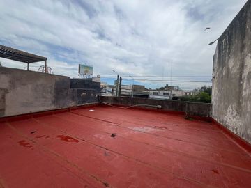 Local Comercial Venta sobre Av. Hipólito Yrigoyen