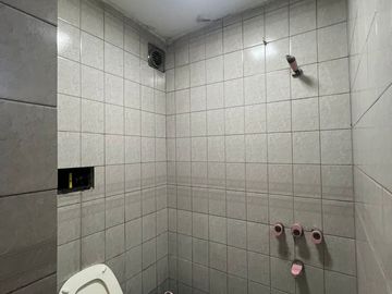 Local Comercial Venta sobre Av. Hipólito Yrigoyen