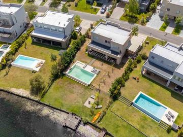 Casa a la laguna en San Gabriel, Villanueva, Tigre