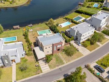 Casa a la laguna en San Gabriel, Villanueva, Tigre