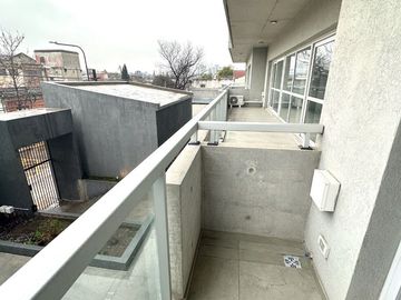 VENTA MONOAMBIENTE BALCON COCHERA MARTELLI PERMUTA