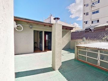 VENTA PH 5 AMB  CON TERRAZA PATIO VILLA DEL PARQUE