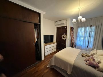 Casa 6 Amb - 4 Dorm Jadin y Pileta  - Punta Chica