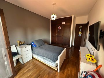 Casa 6 Amb - 4 Dorm Jadin y Pileta  - Punta Chica