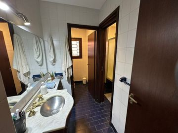 Casa 6 Amb - 4 Dorm Jadin y Pileta  - Punta Chica