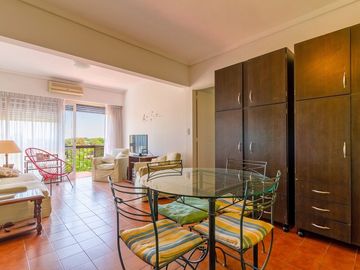 Venta departamento 4 amb - Con Balcón y Cochera