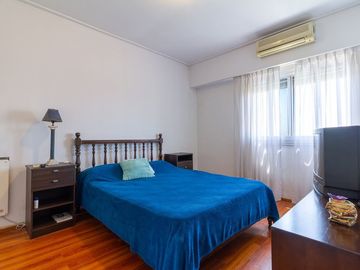 Venta departamento 4 amb - Con Balcón y Cochera