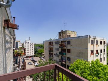 Venta departamento 4 amb - Con Balcón y Cochera