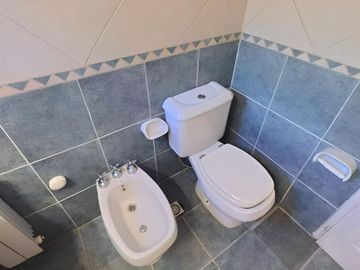 CASA EN VENTA 3 DORMITORIOS CON PILETA B.CERRADO