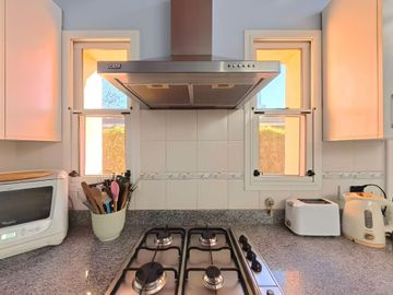 CASA EN VENTA 3 DORMITORIOS CON PILETA B.CERRADO