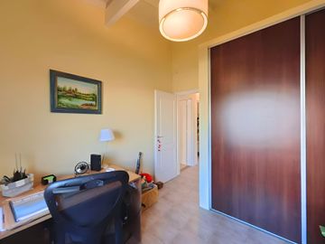 CASA EN VENTA 3 DORMITORIOS CON PILETA B.CERRADO
