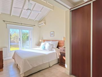 CASA EN VENTA 3 DORMITORIOS CON PILETA B.CERRADO
