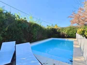 CASA EN VENTA 3 DORMITORIOS CON PILETA B.CERRADO
