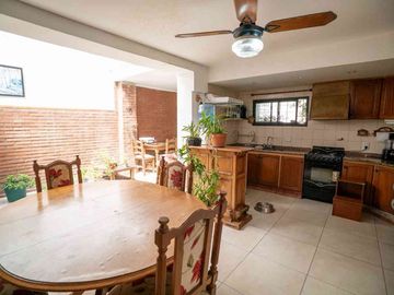 Casa San Martín Venta Jardín Pileta + departamento