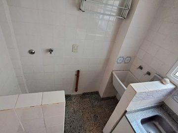 VENTA DOS AMBIENTES COCHERA LUMINOSOS OLIVOS