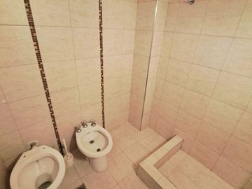 VENTA DOS AMBIENTES COCHERA LUMINOSOS OLIVOS
