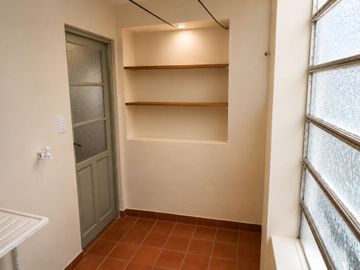 VENTA CASA 4 AMBIENTES CON GARAGE EN QUILMES