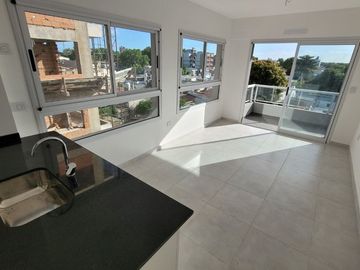 VENTA DEPTO 2 AMB A ESTRENAR CON COCHERA. QUILMES