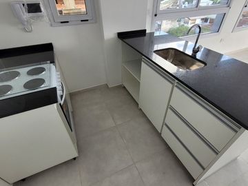 VENTA DEPTO 2 AMB A ESTRENAR CON COCHERA. QUILMES