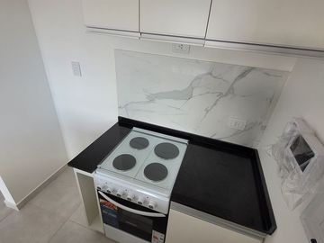 VENTA DEPTO 2 AMB A ESTRENAR CON COCHERA. QUILMES