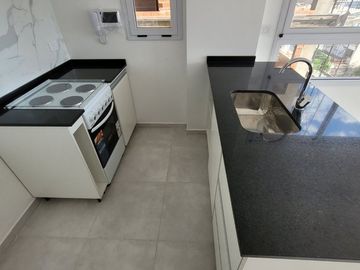 VENTA DEPTO 2 AMB A ESTRENAR CON COCHERA. QUILMES