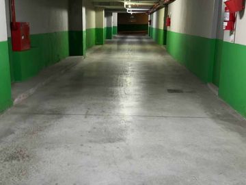 VENTA COCHERA CON BAULERA  EN PUERTO DE OLIVOS.