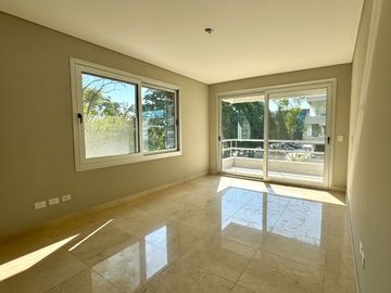 DEPARTAMENTO de 4 AMBIENTES en VENTA BOUQUET