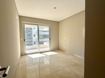 DEPARTAMENTO de 4 AMBIENTES en VENTA BOUQUET