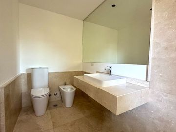 DEPARTAMENTO de 4 AMBIENTES en VENTA BOUQUET