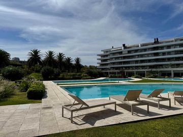 DEPARTAMENTO de 4 AMBIENTES en VENTA BOUQUET