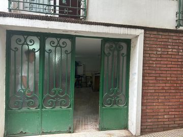 OPORTUNIDAD VENTA CASA 5 AMBIENTES COCHERA TERRAZA