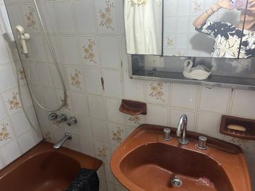 OPORTUNIDAD VENTA CASA 5 AMBIENTES COCHERA TERRAZA