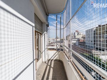 VENTA DEPTO 2 AMB CON BALCON CORRIDO