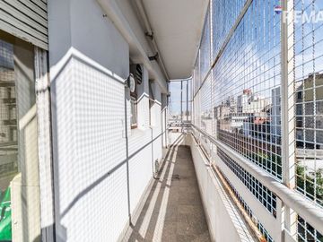 VENTA DEPTO 2 AMB CON BALCON CORRIDO