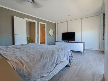 VENTA LOCAL Y DPTO 4 AMB RECICLADO AVENIDA JBJ