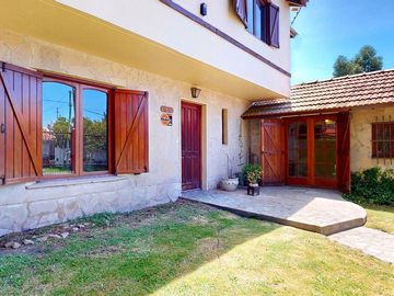 VENTA PH 3 AMBIENTES CON COCHERA BARRIO CAISAMAR