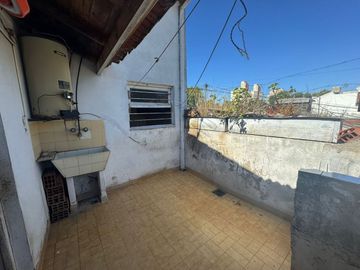 VENTA PH 3 AMB. AL FRENTE A RECICLAR NUEVA POMPEYA