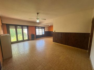 VENTA PH 3 AMB. AL FRENTE A RECICLAR NUEVA POMPEYA