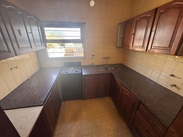 VENTA PH 3 AMB. AL FRENTE A RECICLAR NUEVA POMPEYA