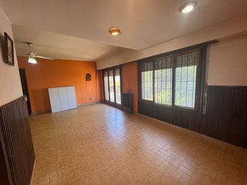 VENTA PH 3 AMB. AL FRENTE A RECICLAR NUEVA POMPEYA