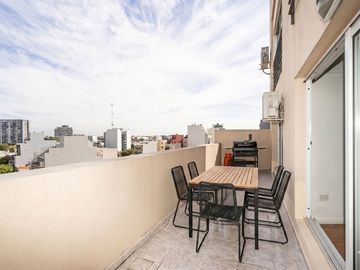 2 ambientes Villa Ortuzar, balcón terraza. Pileta.