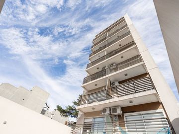 2 ambientes Villa Ortuzar, balcón terraza. Pileta.