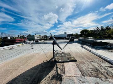 LOSA EN VENTA EN ESQUINA COMERCIAL