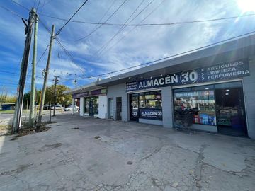 LOSA EN VENTA EN ESQUINA COMERCIAL