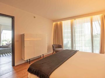 Venta 2 ambintes amoblado SLS Puerto Madero