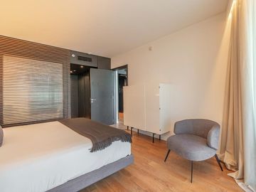 Venta 2 ambintes amoblado SLS Puerto Madero