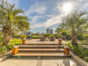 Venta 2 ambintes amoblado SLS Puerto Madero