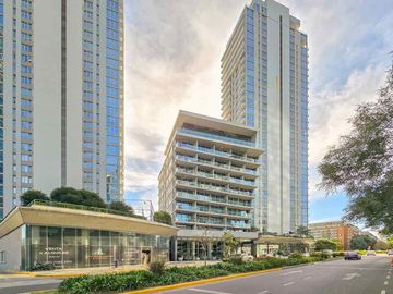Venta 2 ambintes amoblado SLS Puerto Madero