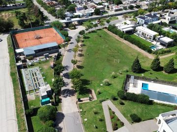 Venta casa en Cañuelas Country Golf zona sur