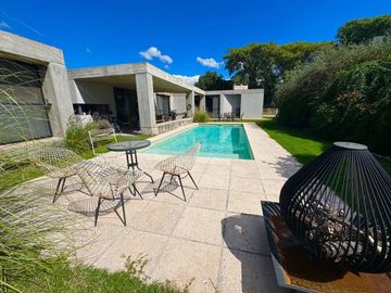 Venta casa en Cañuelas Country Golf zona sur
